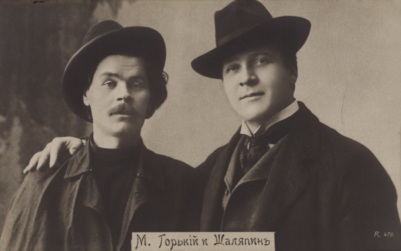 Maxim Gorkij a Feodor Chaliapin od Russian Photographer