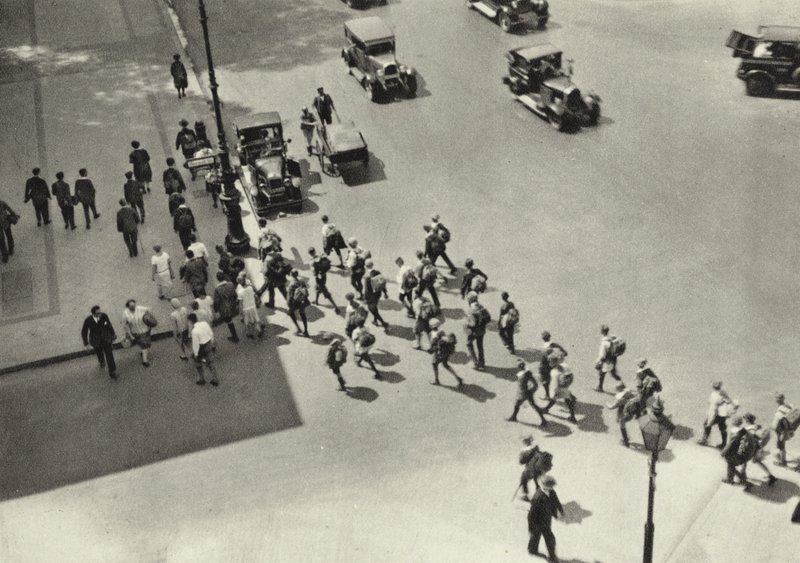 Berlín: Ein Trupp Wandervogel; Skauti (černobílá fotografie) od Sasha Stone