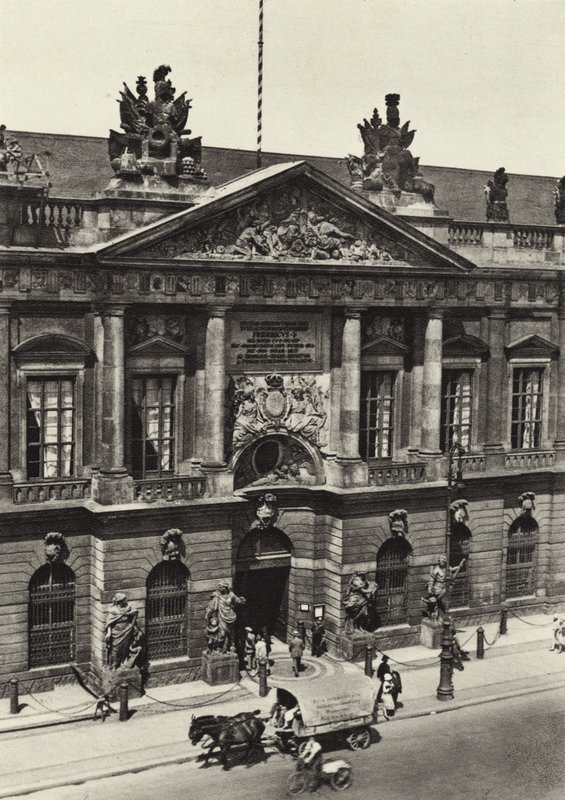 Berlín: Arsenal; Arsenal (černobílá fotografie) od Sasha Stone
