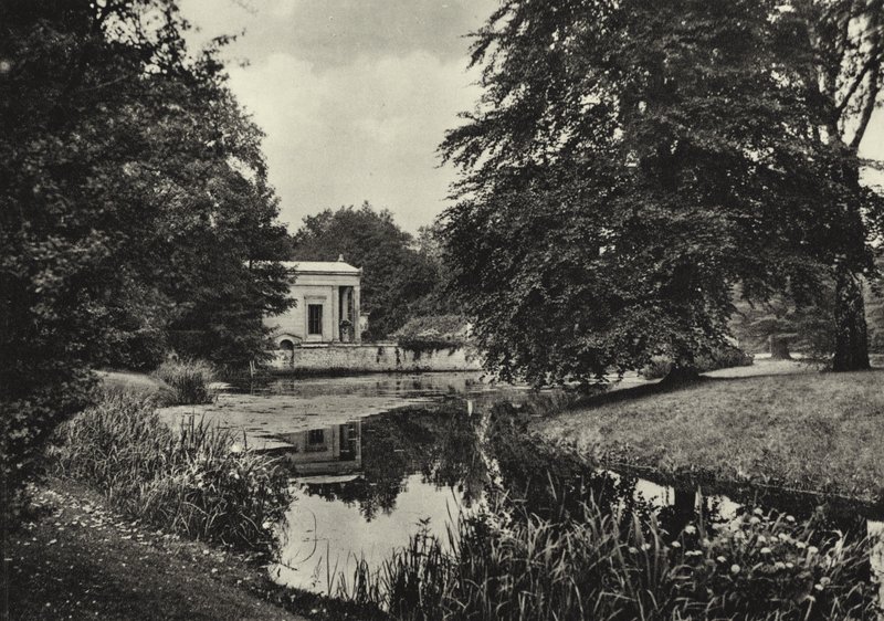 Charlottenhof bei Potsdam; Charlottenhof u Postupimi (černobílá fotografie) od Sasha Stone