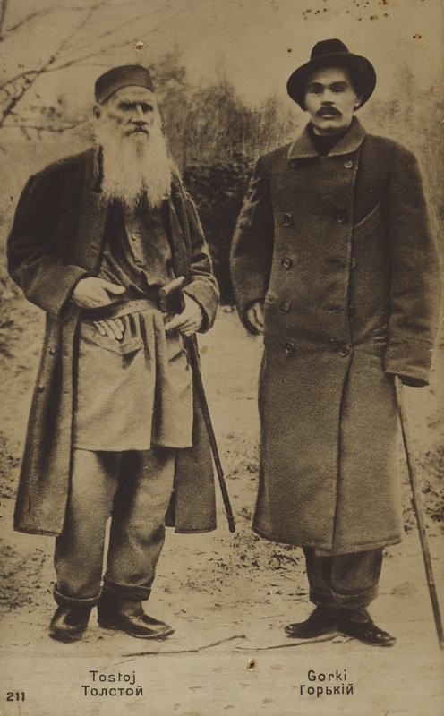 Ruští autoři Leo Tolstoj a Maxim Gorkij, 1900 od Sophia Andreevna Tolstaya