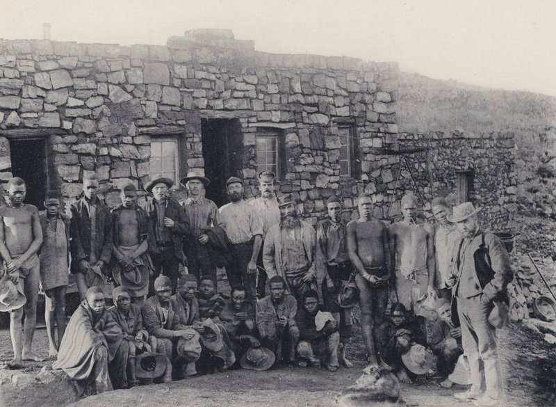 Těžební skupina (černobílá fotografie) od South African Photographer