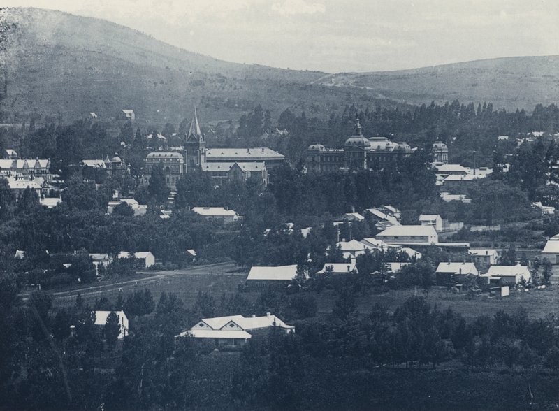 Pretoria, pohled z ptačí perspektivy z Daaspoort Hill (černobílá fotografie) od South African Photographer