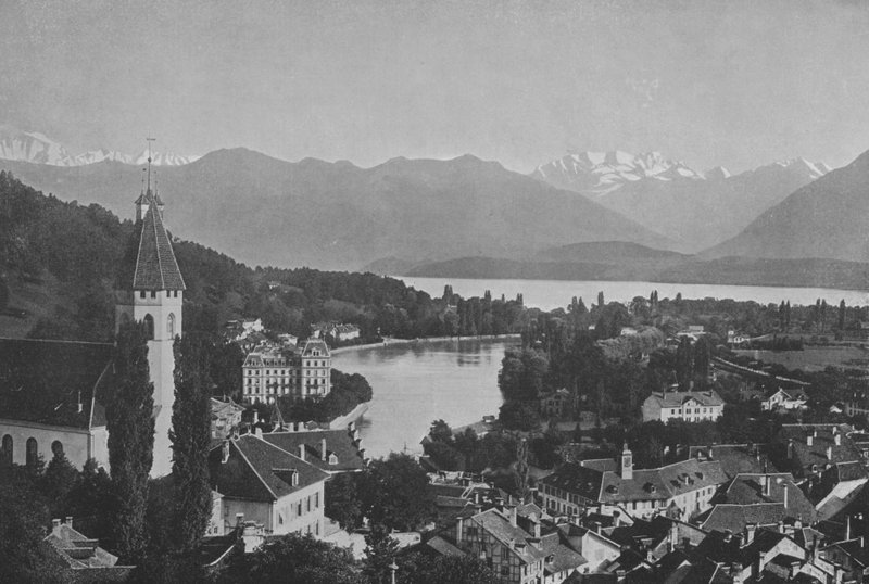 Thoune, le Lac et les Alpes (černobílá fotografie) od Swiss Photographer