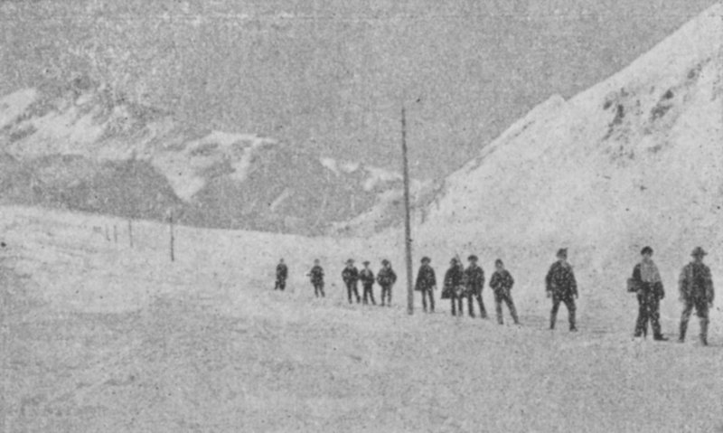 Přechod přes Grand Saint-Bernard v zimě (černobílá fotografie) od Swiss Photographer