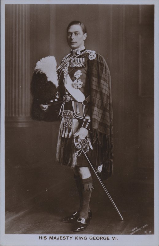 Jeho Veličenstvo král Jiří VI. (černobílá fotografie) od William Drummond Young