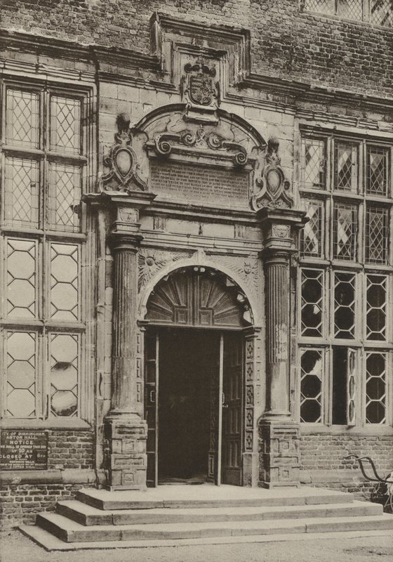 Doorway, Aston Hall, Warwickshire (černobílá fotografie) od William Galsworthy Davie