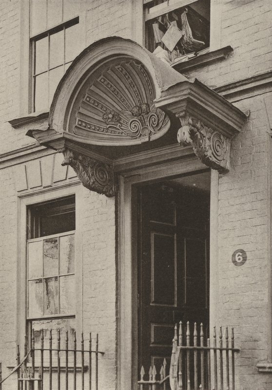 Dveře, Bristol (černobílá fotografie) od William Galsworthy Davie