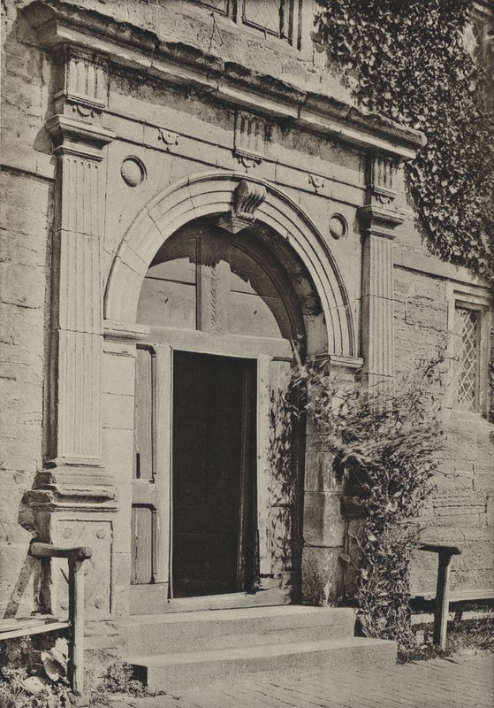 Doorway, Sackville College, East Grinstead (černobílá fotografie) od William Galsworthy Davie