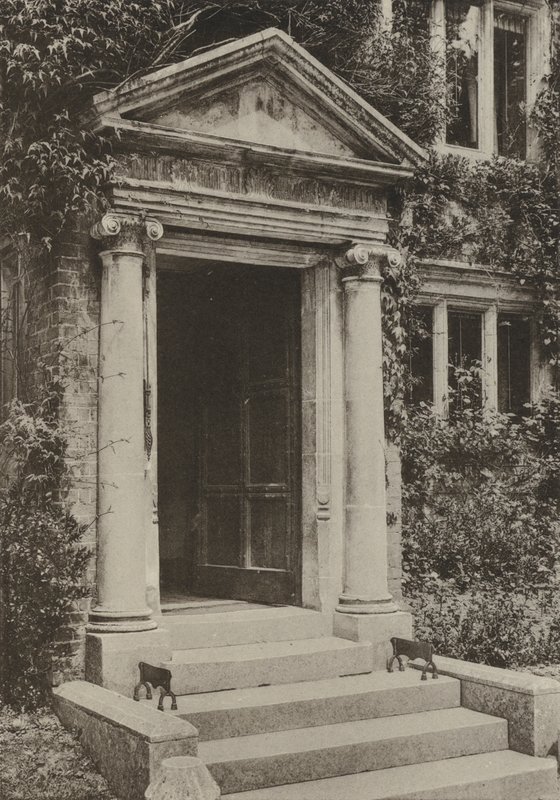 Doorway, The Deanery, Battle, Sussex (č/b foto) od William Galsworthy Davie