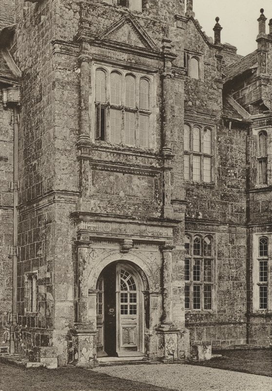 Doorway, The South Doorway, Wakehurst Place, Sussex (černobílá fotografie) od William Galsworthy Davie