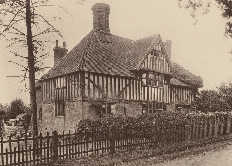 Farma Yew-Tree, poblíž Beckley a Northiam, Sussex (čb fotografie) od William Galsworthy Davie