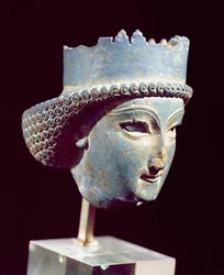 Hlava prince z Persepolis, 5.-4. století před naším letopočtem (lapis lazuli)