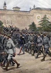 Nové italské milice: dobrovolníci v civilu během vojenské přehlídky 11. listopadu v Miláně. Ill. de Beltrame. La Domenica del Corriere. 11/1914.