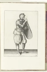 Cvičení s terčem a rapírem: voják drží terč pravou rukou a chytí se za opasek levou (č. 3), 1618 Nassausche Wapen-Handelinge, van Schilt, Spies, Rappier a Targe: zobrazeno beyde figuerlick, ende zarámováno po