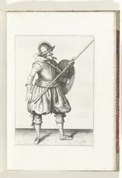 Cvičení se štítem a kopím: voják vrací kopí do klidové polohy třikrát, první pohyb (č. 10), 1618 Nassausche Wapen-Handelinge, van Schilt, Spies, Rappier a Targe: beyde figuerlick vyobrazeny a zarámované po