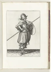 Cvičení štítu a hrotu: Voják přemístí hrot dvakrát do pozice tažení, první pohyb (č. 13), 1618 Nassausche Wapen-Handelinge, van Schilt, Spies, Rappier a Targe: zobrazeno beyde figuerlick, zarámováno po novém