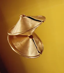 Lock-rings, Gorteenreagh, County Clare, pozdní doba bronzová, 800-700 př.nl (zlato)