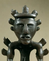 Prehistorie: bronzová figurka válečníka Tresora Galic (Kostroma, Rusko). 1500 před naším letopočtem. Doba bronzová. Moskva, Státní historické muzeum