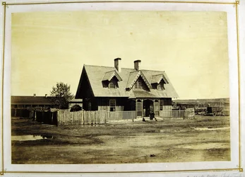 Dům plukovníka Bullocka, indiánský obchodník, Fort Laramie, 1868 (albumenový tisk)