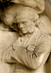 Detail sochy znázorňující skladatele Cesara Francka (1822-1890), náměstí S. Rousseau, Paříž