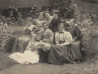 Ma, teta Rosa, Selma, Ag, Emmy, Ralph Bernheim, Hans Wetzler a Minnie Wetzler, Lake George