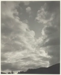 Hudba – sekvence deseti oblačných fotografií, č. II, 1922.