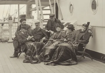 Sime Herrmann, manželé Mannovi, dr. Brown, pan McGibbon, slečna Linthicumová a Emmy – na palubě lodi Bourgogne ve dnech 5.–14. května 1896