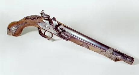 Pistole patřící Abd el-Kaderovi (1808-83) (kov)