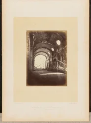 Hořící Justiční palác. Pohled do interiéru Salle des Pas-Perdus.