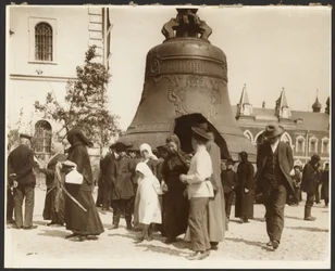 [Fotografie ze studijní cesty do Ruska použité pro obraz "Zrušení nevolnictví v Rusku" (1914), z cyklu "Slovanská epopej, Moskva"]
