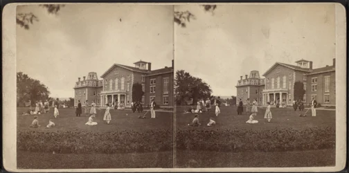 Přední část sídla a trávník, Oneida Community, stát New York, c.1870