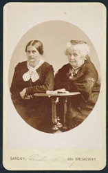 Portrét Elizabeth Cady Stantonové (1815-1902) a Susan B. Anthonyové (1820-1906), kolem 1880