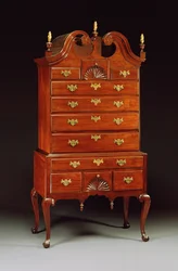 Královna Anna vyřezávala vysoké komody, Connecticut nebo New York, 1760-80