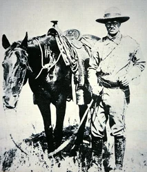 Theodore Roosevelt se svým koněm, kolem roku 1885 (litho)