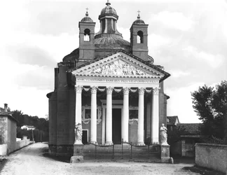 Průčelí tempietta vily Barbaro, postavené 1580-84