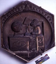 Astronomie, šestihranná dekorativní reliéfní dlaždice ze série zobrazující svobodná umění, možná podle návrhů Giotta (asi 1266-1337) asi 1334-48