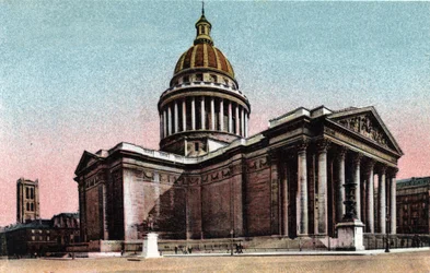 Paříž: vnější pohled na Pantheon postavený v letech 1757-1790 Jacquesem Germainem Soufflotem (1713-1780). Fotografie z roku 1920 v „Uměleckém albu“ města Paříže. Soukromá sbírka.