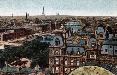 Paříž: panorama Huitských mostů na Seině s Eiffelovou věží v pozadí. Fotografie z roku 1920 v „Uměleckém albu“ města Paříže. Soukromá sbírka.