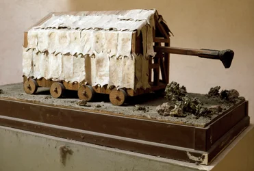 Rekonstrukce beliéru, válečné mašinérie kartáginského původu a poté přijaté římskými legionáři. Římské Museo della Civilta Romana