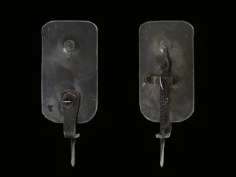 Mikroskop, cca 1690 (stříbro a sklo) (viz také 1121457-60)