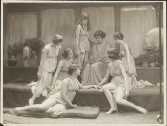 [Isadora Duncan a skupina]