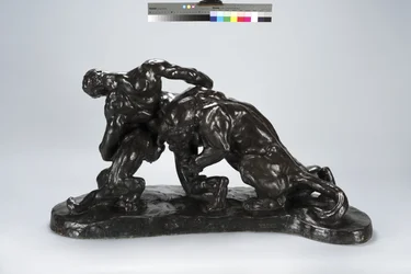 Muž zamčený v boji s mládětem lvice (bronz)