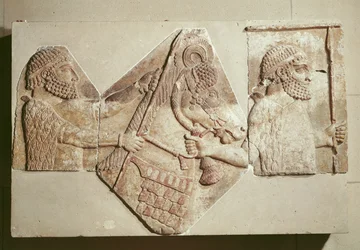 Fragment reliéfu zobrazující střední přítoky