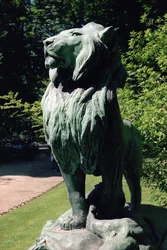 Núbijský lev a jeho kořist, 1870 (bronz) (viz také 252665 a 252666)