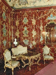 Milionový pokoj, obložený fíkovým dřevem vykládaným perskými miniaturami a zdobený zlacenými ornamenty, zámek Schönbrunn, Vídeň