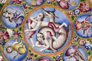 Mísa s víčkem, podšálek a lžíce s astrologickým zdobením, počátek 19. století