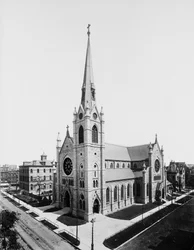 Katedrála svatého jména, Chicago, Illinois, USA, kolem roku 1895 (černobílá fotografie)