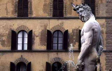 Neptunova fontána, 1560-75