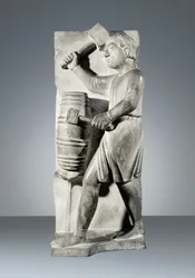 Srpen, socha z Cyklu měsíců, parmské baptisterium